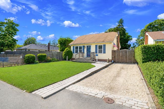 7 Inca Drive, Bay Shore, NY 11706