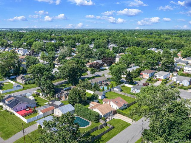 7 Inca Drive, Bay Shore, NY 11706