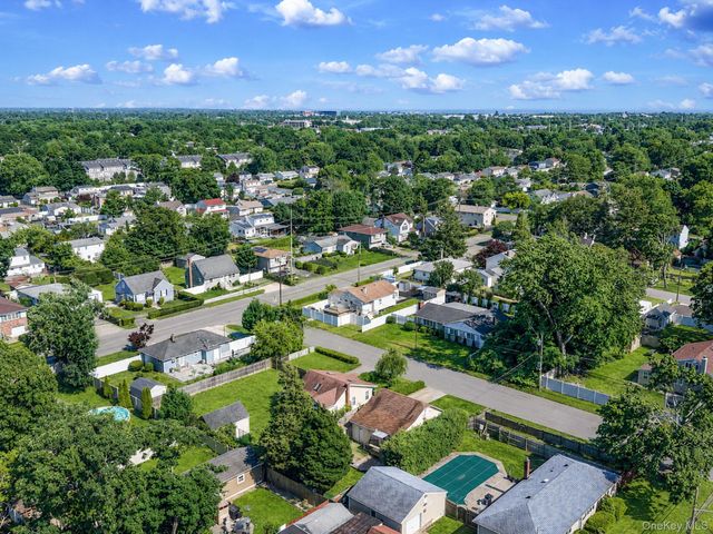 7 Inca Drive, Bay Shore, NY 11706