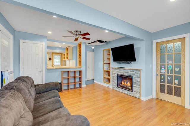 7 Inca Drive, Bay Shore, NY 11706