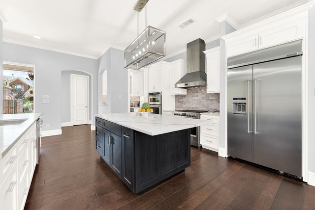 6400 VILLAGE SPRINGS Drive, Plano, TX 75024
