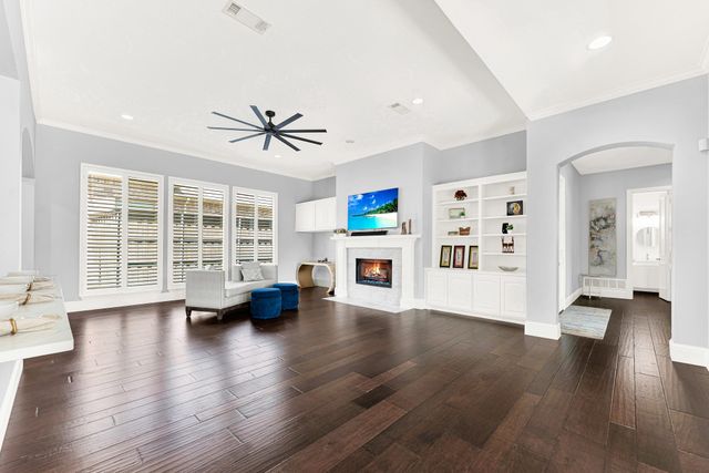 6400 VILLAGE SPRINGS Drive, Plano, TX 75024