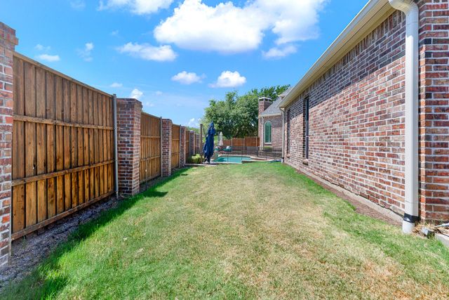 6400 VILLAGE SPRINGS Drive, Plano, TX 75024
