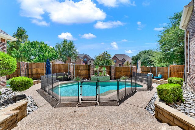 6400 VILLAGE SPRINGS Drive, Plano, TX 75024