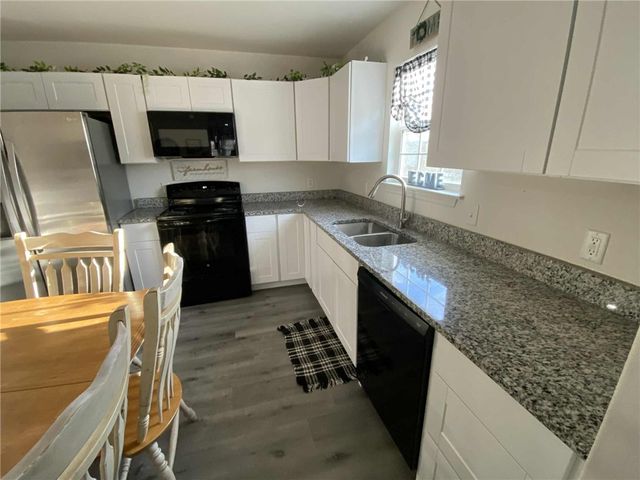 305 Estates Drive, Green Forest, AR 72638