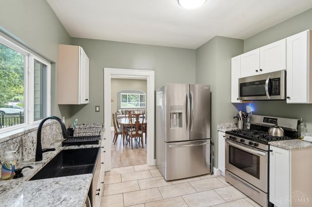 5575 Stewart Avenue, Columbia Twp, OH 45227