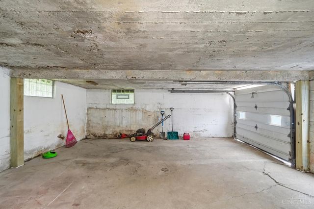 5575 Stewart Avenue, Columbia Twp, OH 45227