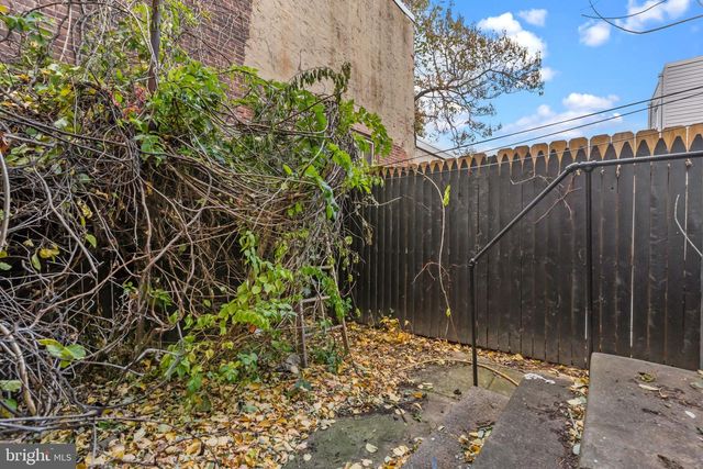 1139 W SOMERSET ST, Philadelphia, PA 19133