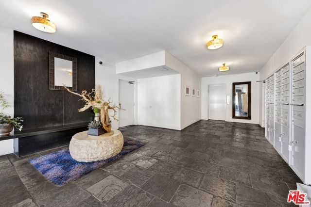 1351 N Orange Drive 106, Los Angeles, CA 90028