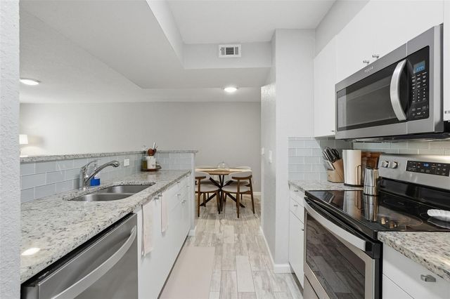 3036 PARKWAY BOULEVARD 104, Kissimmee, FL 34747