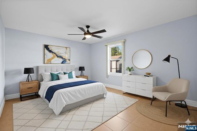 9 15th Avenue, Elmwood Park, NJ 07407