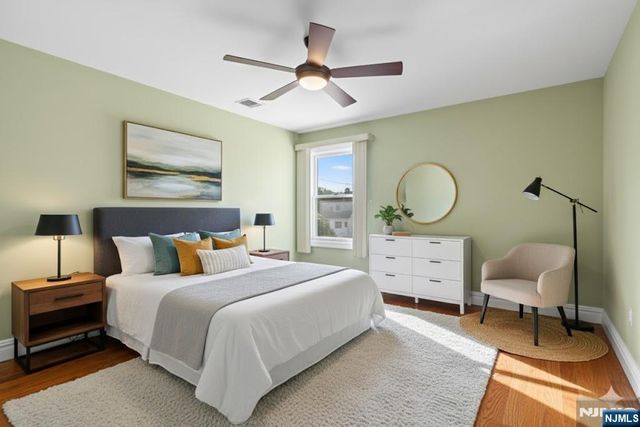 9 15th Avenue, Elmwood Park, NJ 07407