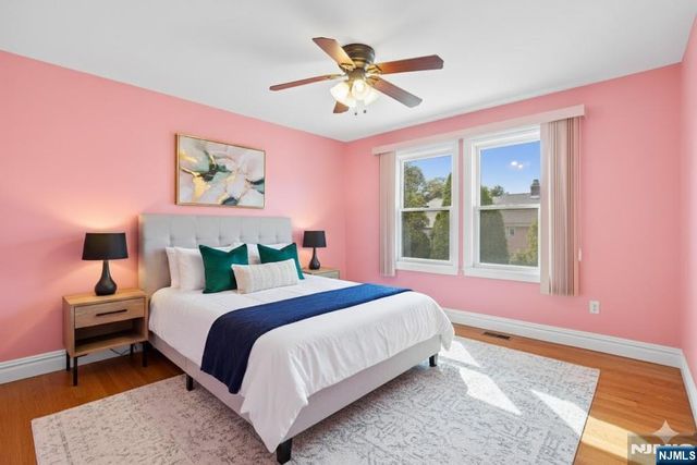 9 15th Avenue, Elmwood Park, NJ 07407