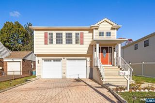 9 15th Avenue, Elmwood Park, NJ 07407