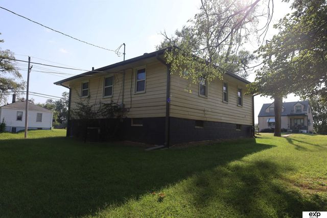 3901 N 40 Street, Omaha, NE 68111