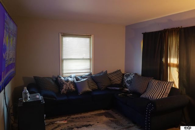 3901 N 40 Street, Omaha, NE 68111