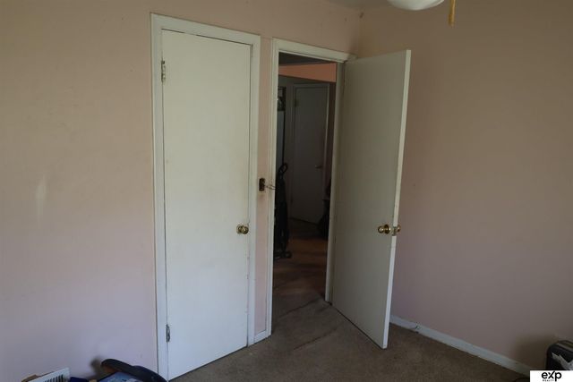 3901 N 40 Street, Omaha, NE 68111