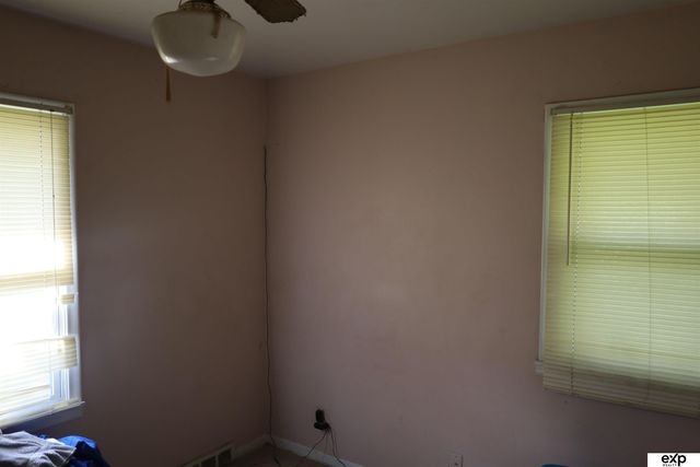 3901 N 40 Street, Omaha, NE 68111