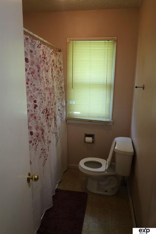 3901 N 40 Street, Omaha, NE 68111