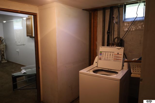 3901 N 40 Street, Omaha, NE 68111