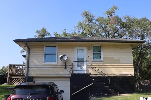 3901 N 40 Street, Omaha, NE 68111