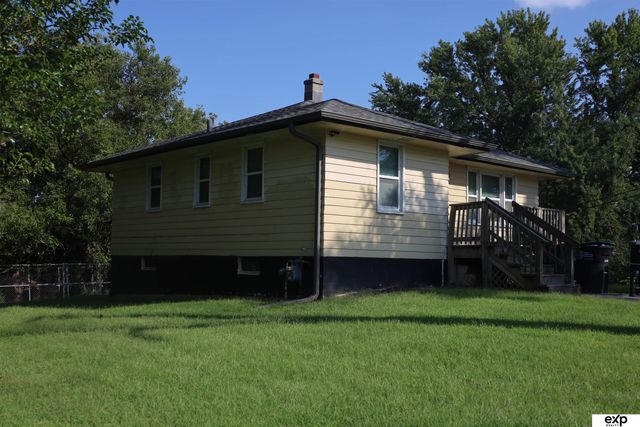 3901 N 40 Street, Omaha, NE 68111