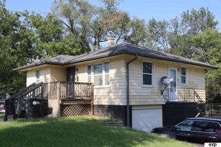 3901 N 40 Street, Omaha, NE 68111