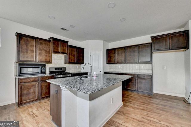 3131 Wildberry Run Lane, Snellville, GA 30078