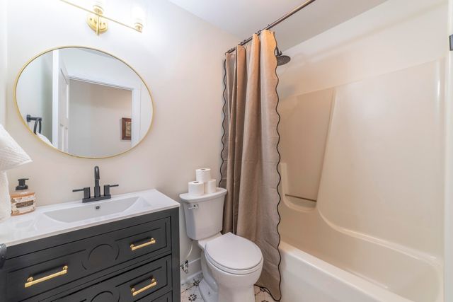 210 B Clinton Street, Lowell, IN 46356