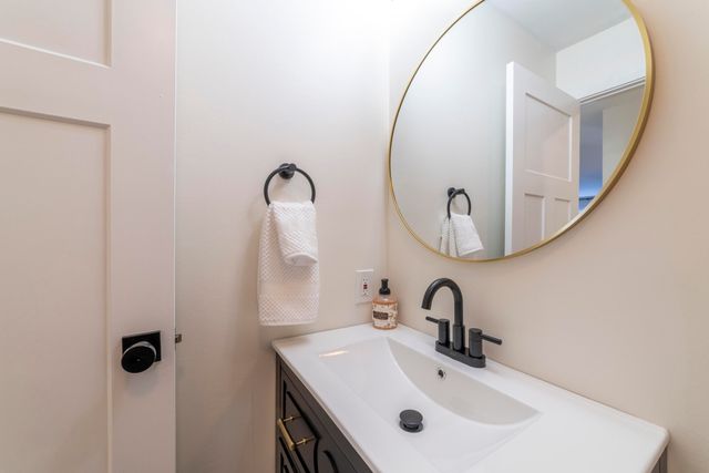 210 B Clinton Street, Lowell, IN 46356