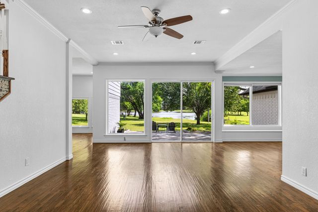 170 Double Oaks Drive, Double Oak, TX 75077