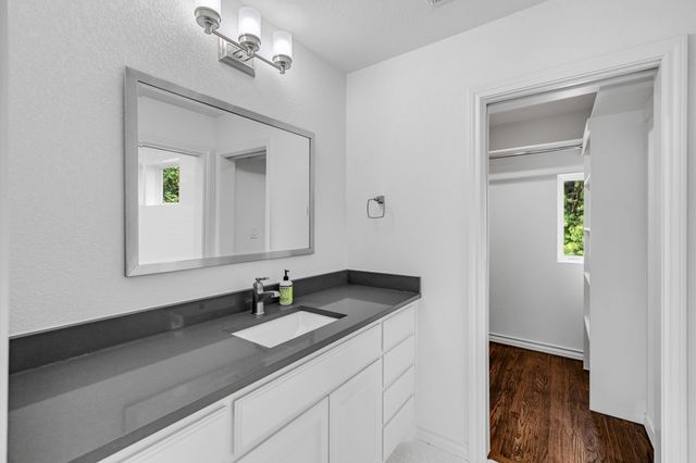 170 Double Oaks Drive, Double Oak, TX 75077