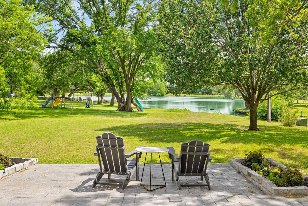 170 Double Oaks Drive, Double Oak, TX 75077