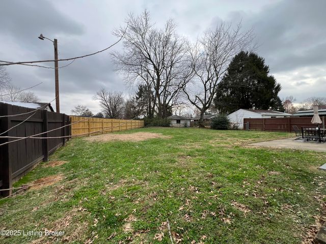 6239 Blaze Way, Louisville, KY 40272