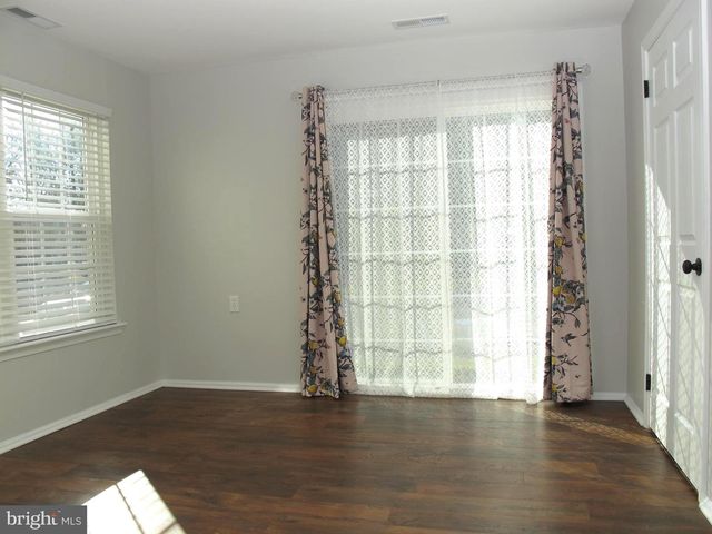 3 VILLAGE CT, Mount Laurel, NJ 08054