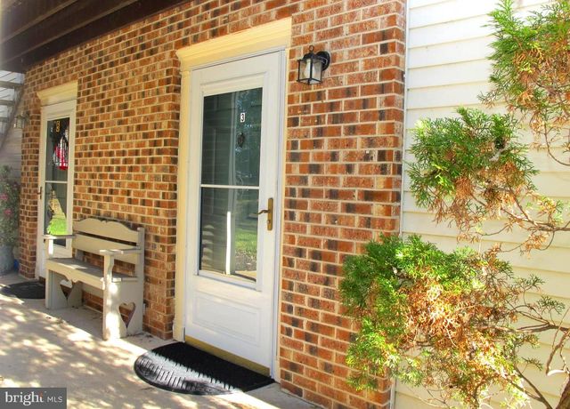 3 VILLAGE CT, Mount Laurel, NJ 08054