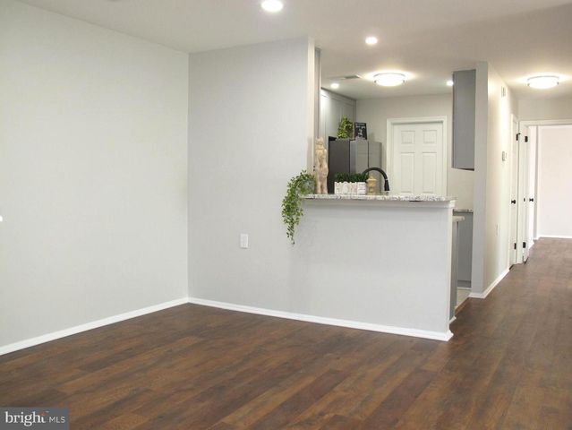 3 VILLAGE CT, Mount Laurel, NJ 08054