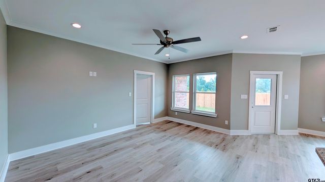 1302 Berkli CV, Whitehouse, TX 75791