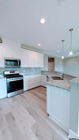 1302 Berkli CV, Whitehouse, TX 75791