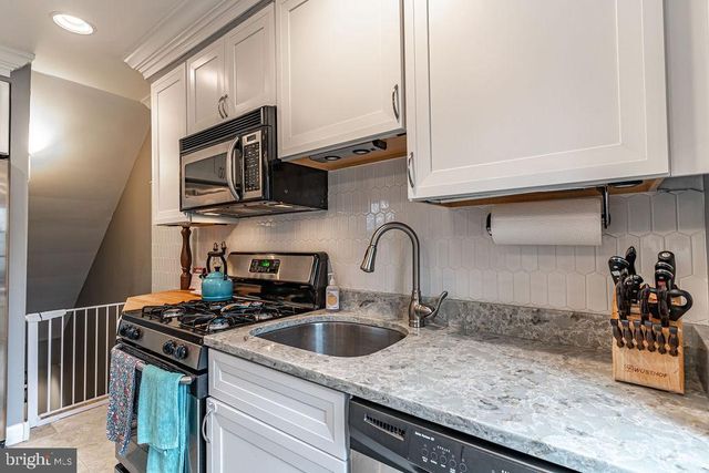 1206 COLONIAL AVE, Alexandria, VA 22314