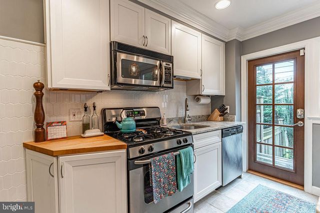 1206 COLONIAL AVE, Alexandria, VA 22314