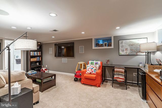 1206 COLONIAL AVE, Alexandria, VA 22314