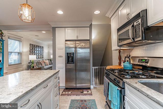 1206 COLONIAL AVE, Alexandria, VA 22314