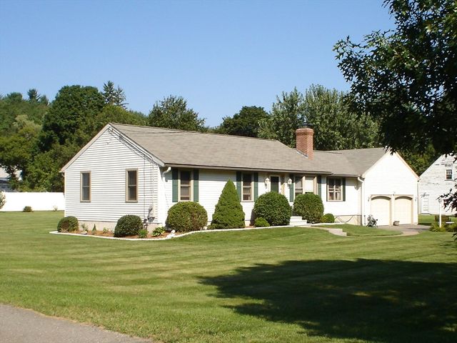 27 Lancaster Rd, Shirley, MA 01464