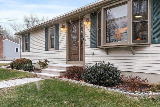 27 Lancaster Rd, Shirley, MA 01464