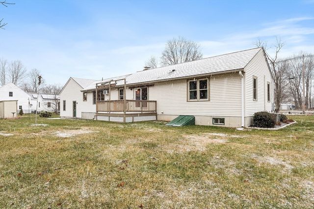 27 Lancaster Rd, Shirley, MA 01464