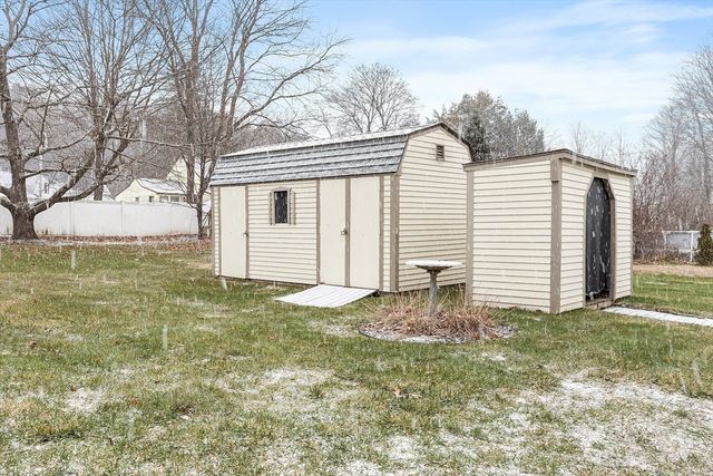 27 Lancaster Rd, Shirley, MA 01464