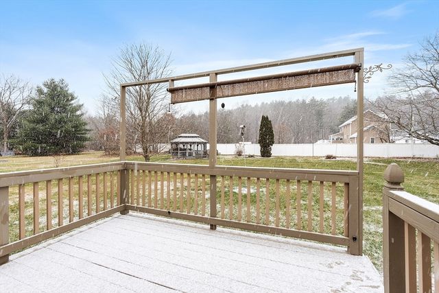 27 Lancaster Rd, Shirley, MA 01464