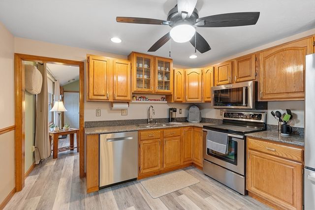 27 Lancaster Rd, Shirley, MA 01464