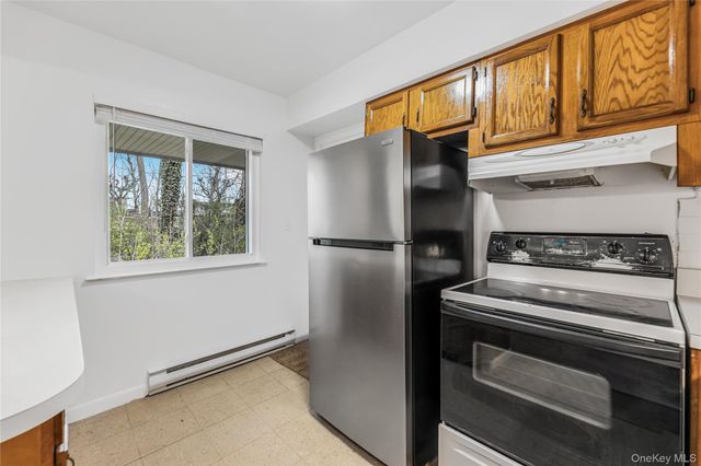 914 Old Country Road, Elmsford, NY 10523